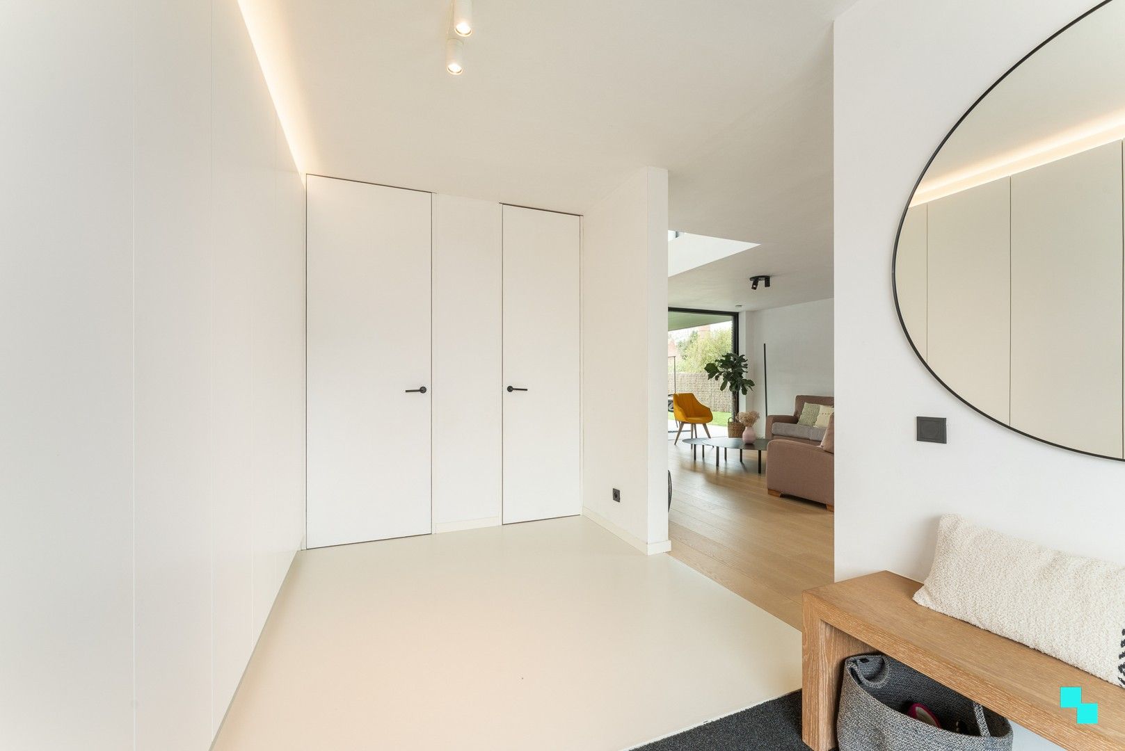 Prachtige vrijstaande (quasi)nieuwbouwwoning op rustige verkaveling te Ardooie foto 2