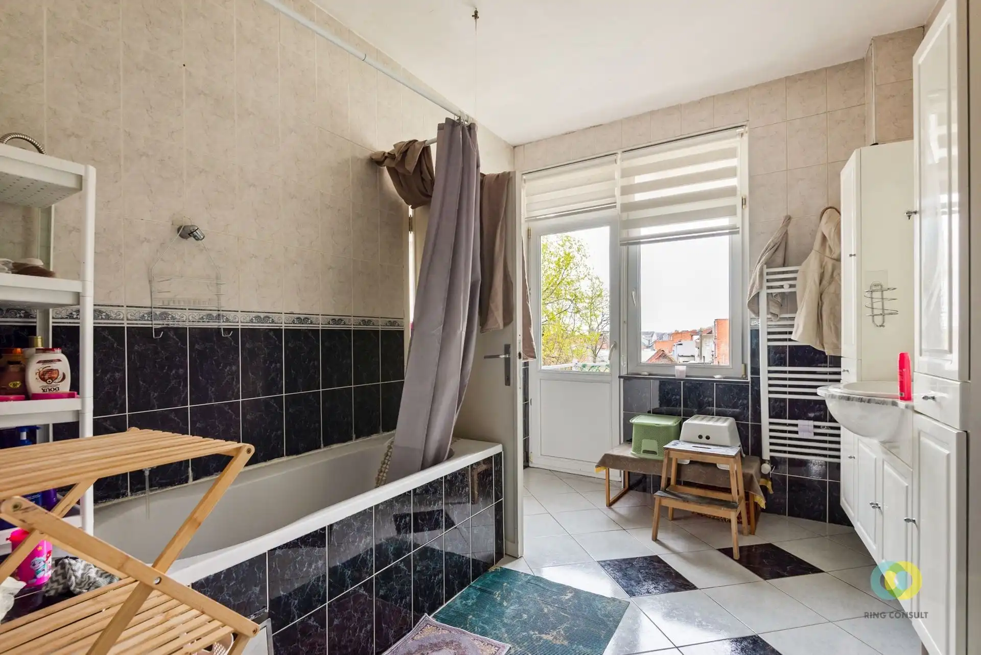 Ruim duplex appartement met 2 slaapkamers en bureau foto 9