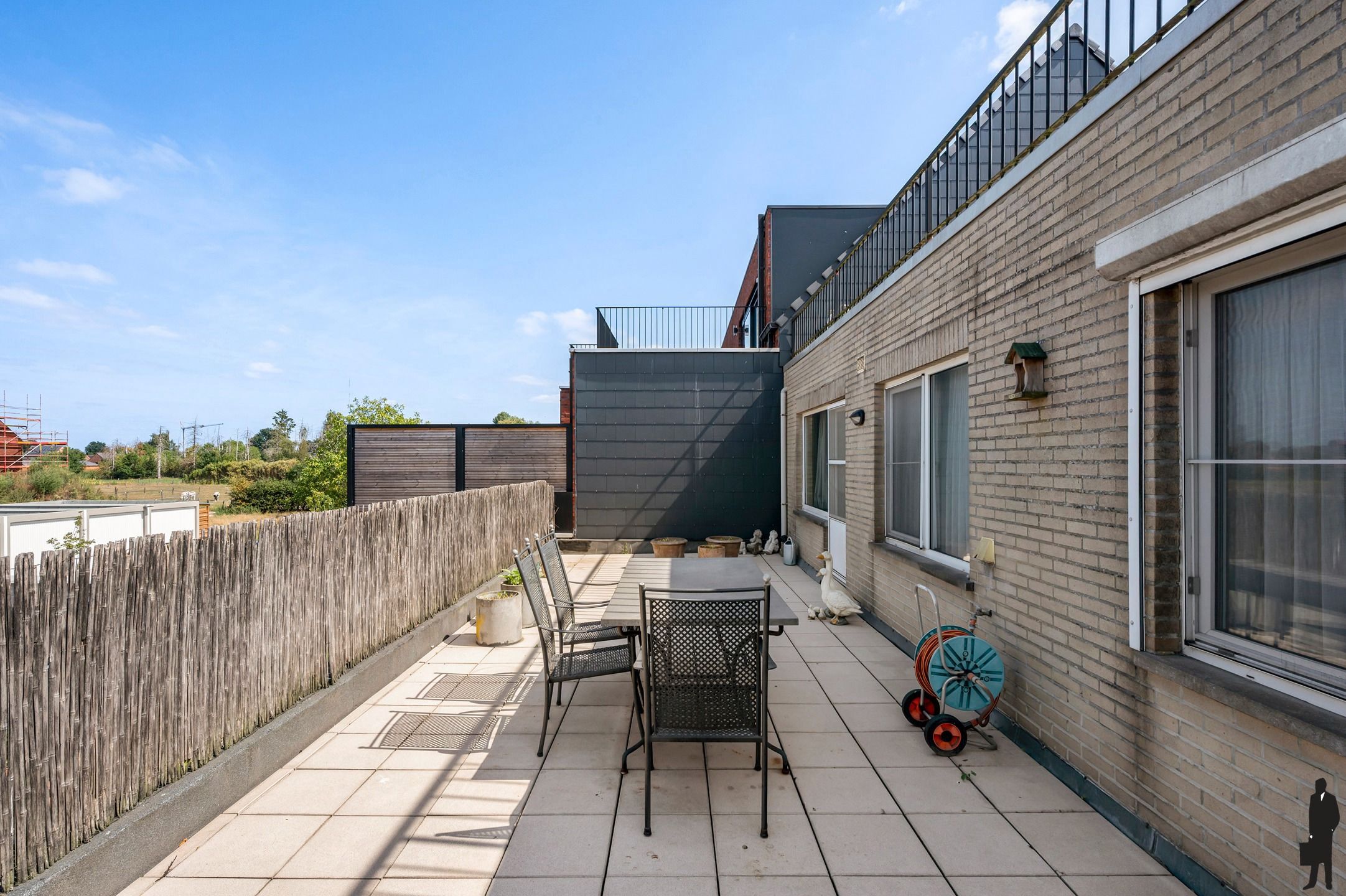 Ruim appartement met terras in het centrum van Nieuwmoer foto 25