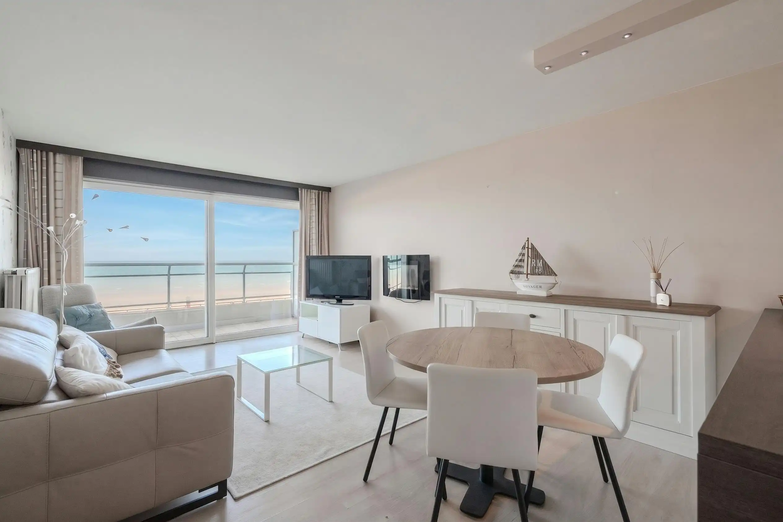 Appartement met frontaal zeezicht te koop in Middelkerke! foto 2