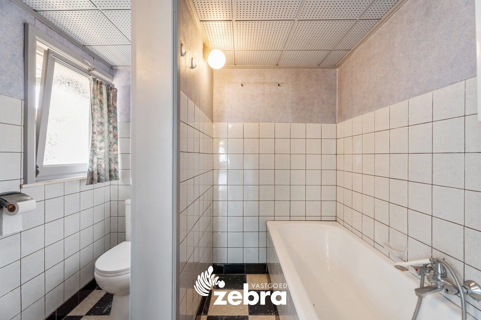 Te renoveren woning met 3 slaapkamers te Oostrozebeke! foto 9