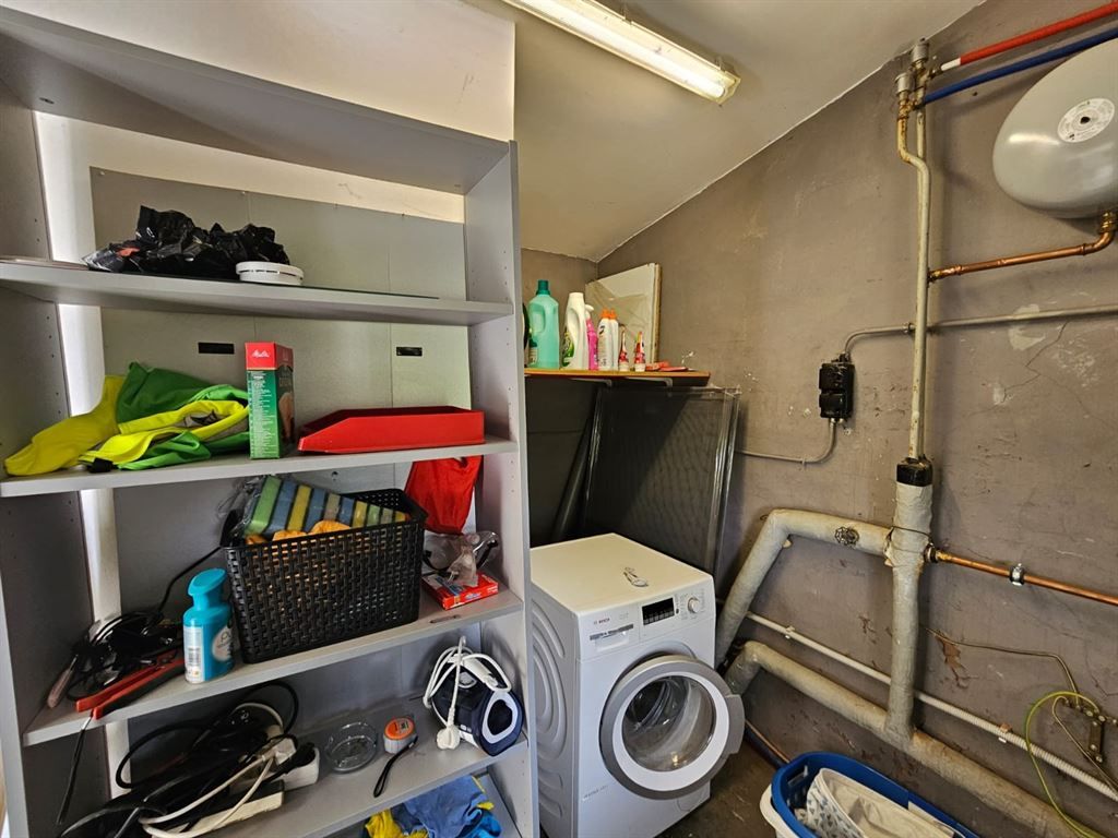 prachtig gerenoveerde en bemeubelde woning foto 24