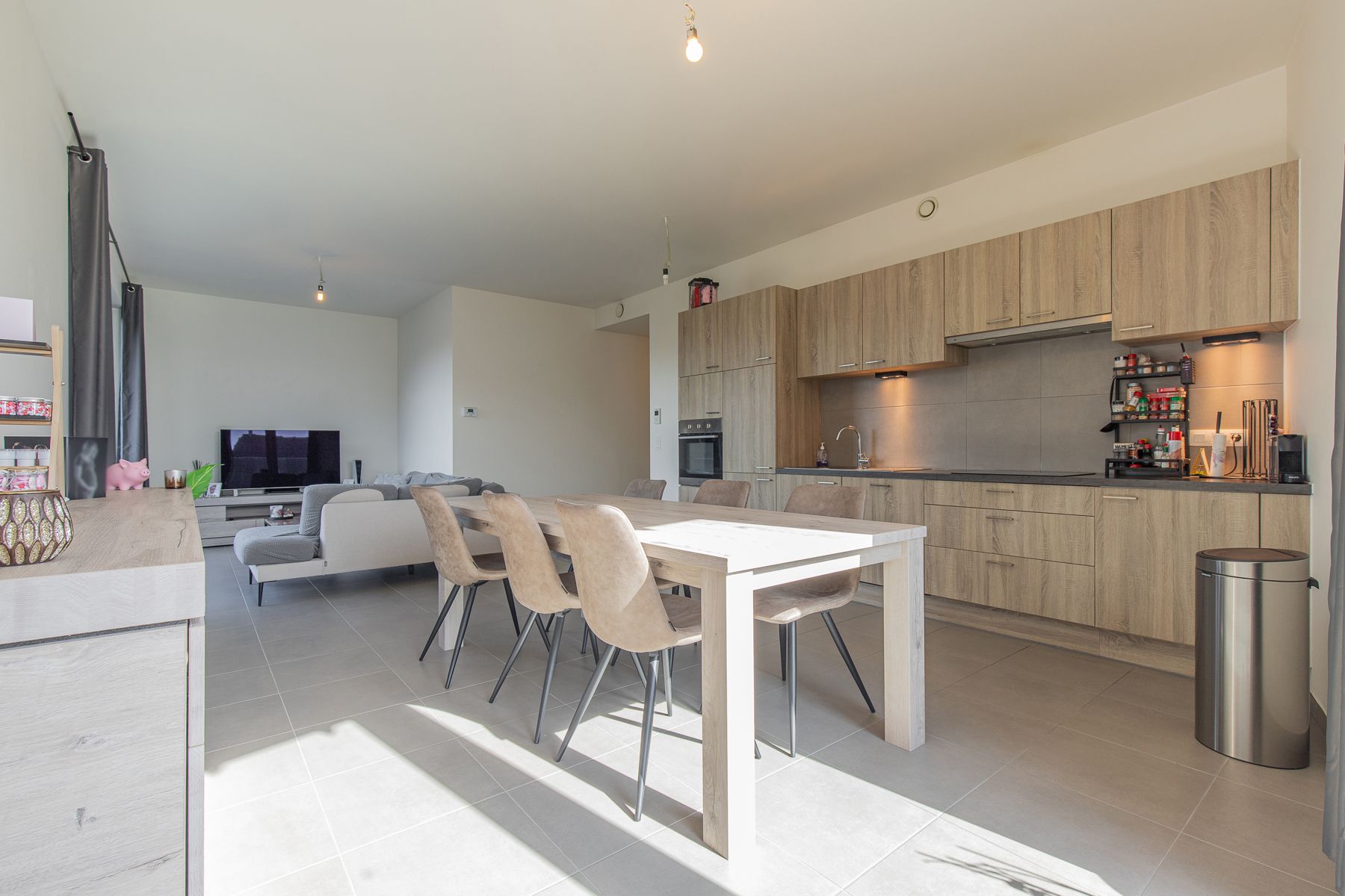Knap, goed gelegen appartement  foto 2