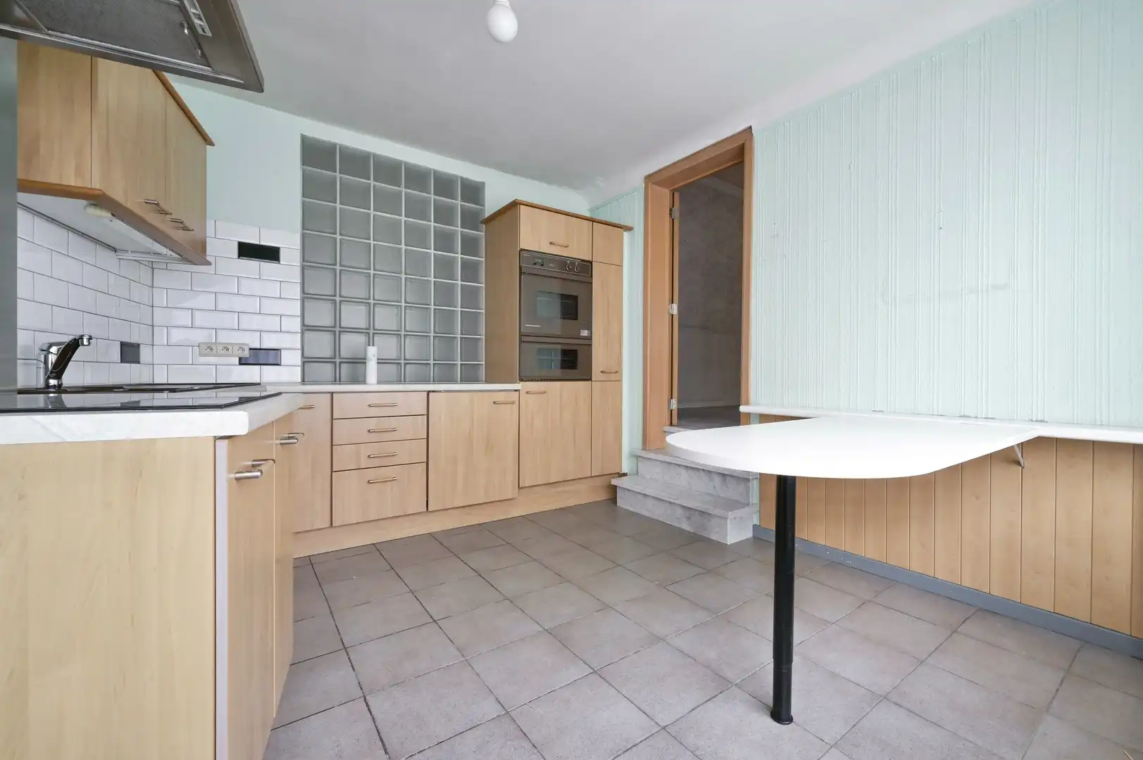 Zeer ruim duplex-appartement aan dorpsplein te Bornem foto 7