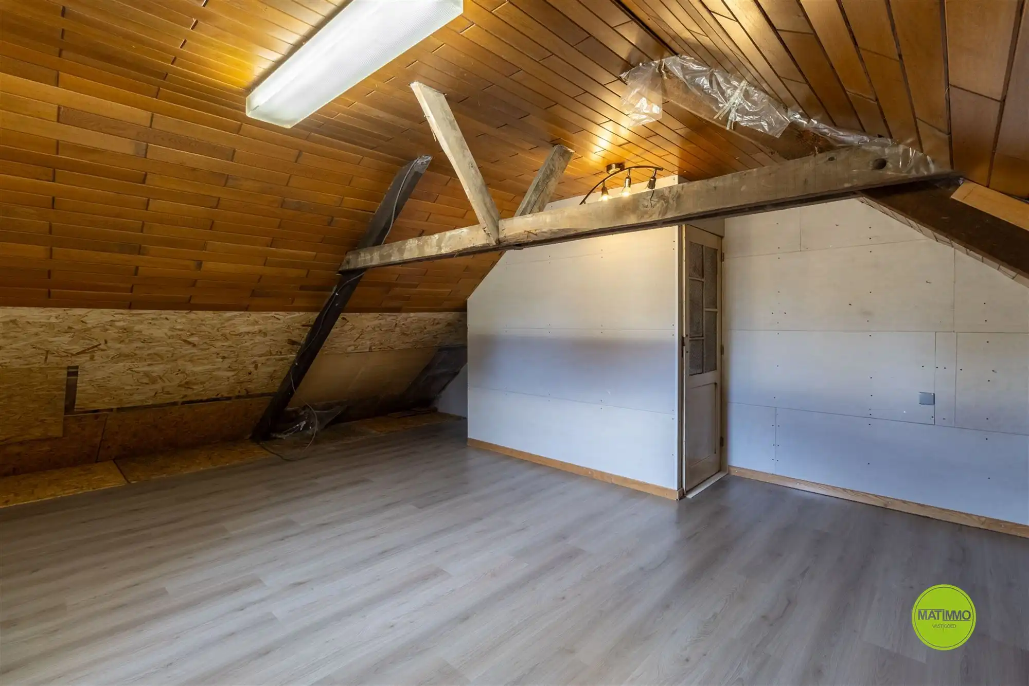Karaktervolle woning met zuidgerichte tuin in Beringen foto 22