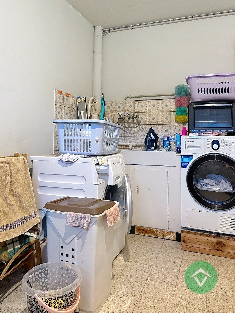 Woning met 4 slaapkamers en garage te Roeselare  foto 9