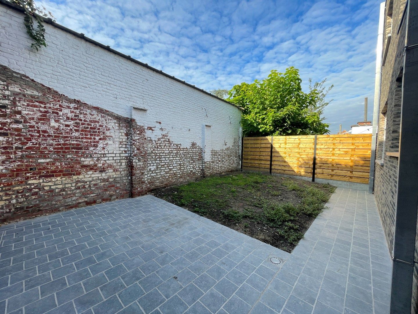 Gerenoveerde halfopen bebouwing met 3 slaapkamers en garage in centrum Roeselare  foto 10
