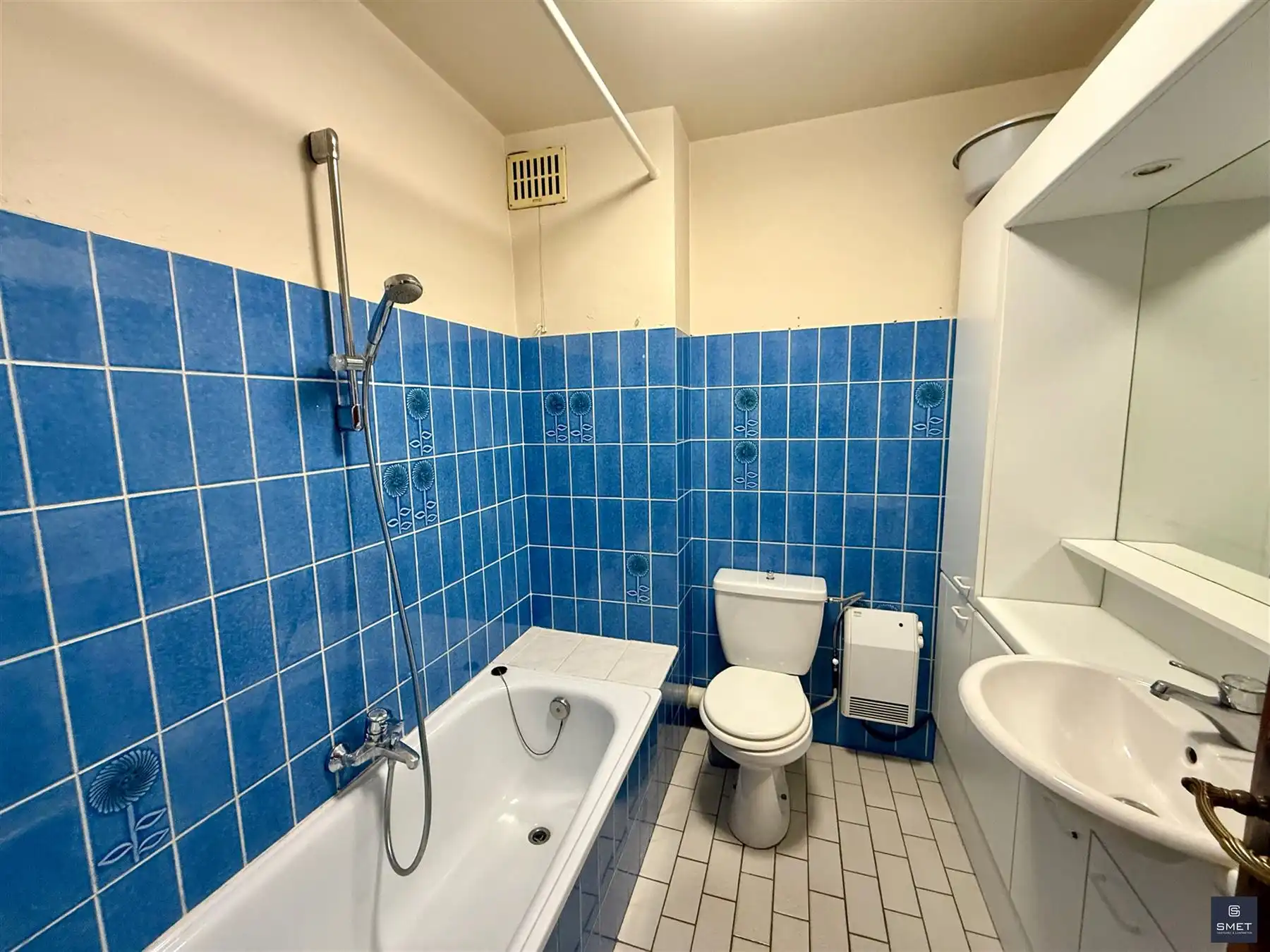 RUSTIG GELEGEN APPT.  MET 2 SLPKS EN GARAGE foto 11