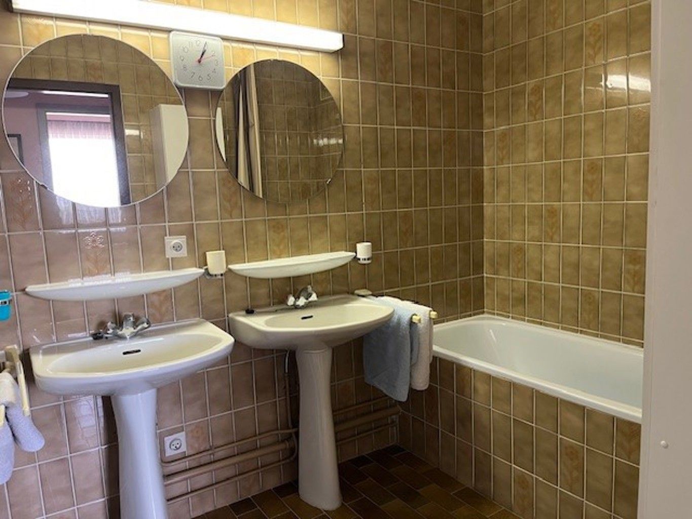 Leuk appartement met 2 slaapkamers, bureel en terras foto 10