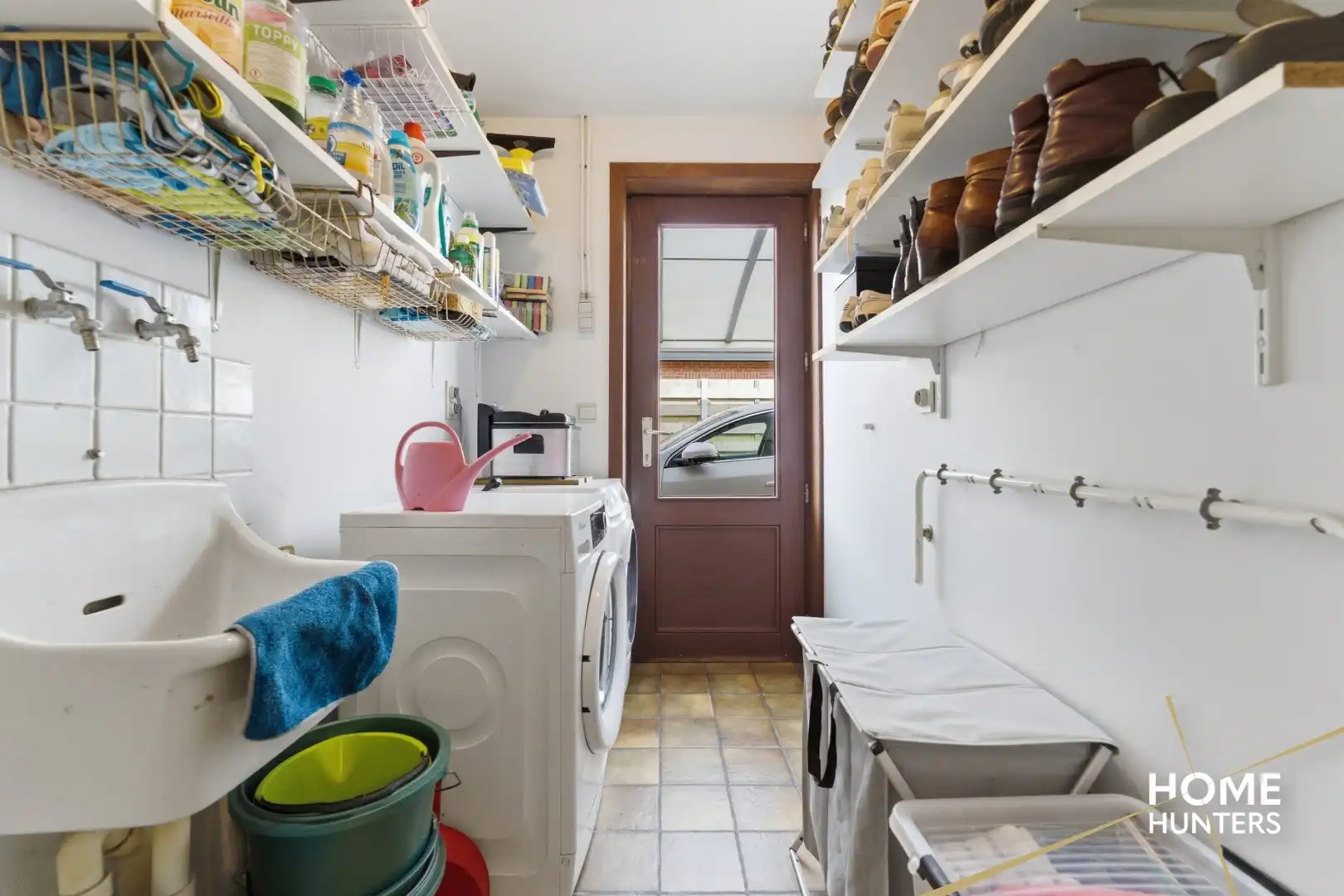 Instapklare villa met 5 slaapkamers, een ruime garage en een prachtige tuin te Dikkebus foto 11