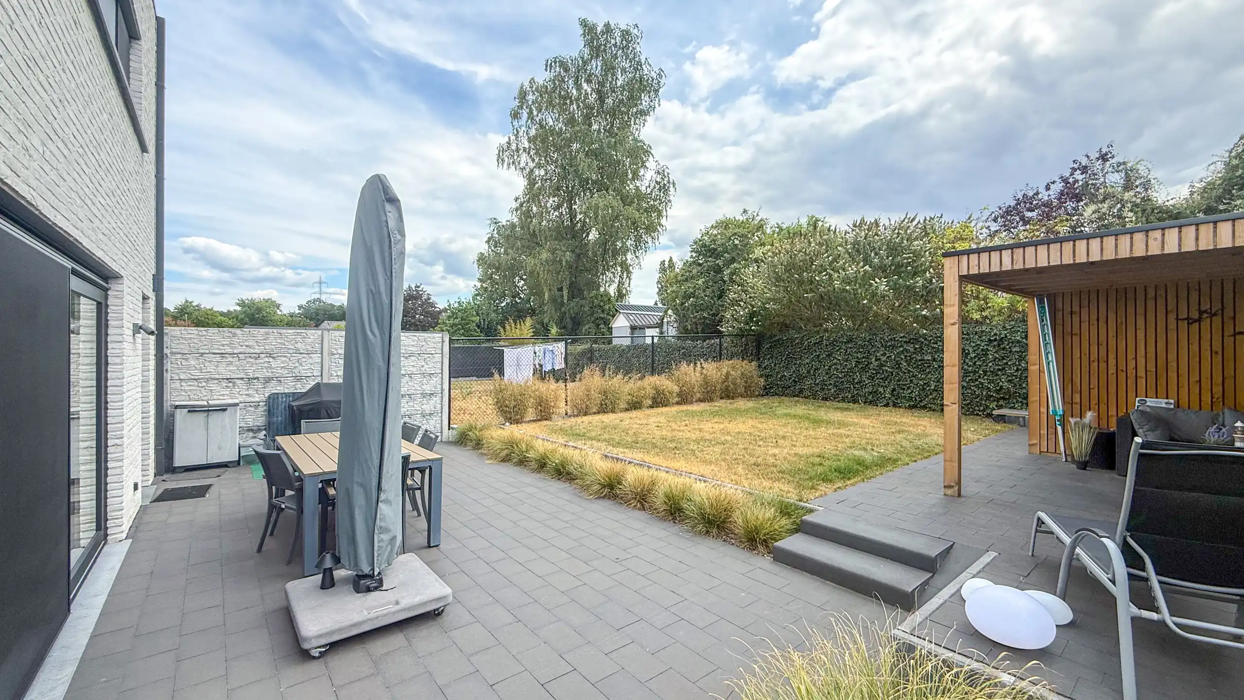 Moderne halfopen woning met 3 slpks en tuin! foto 40