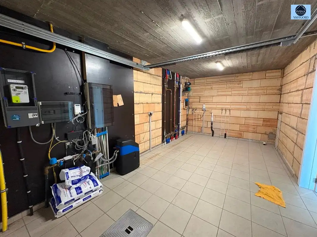 ENERGIEZUINIGE INSTAPKLARE WONING MET 2 SLAAPKAMERS, GARAGE EN TUIN foto 3