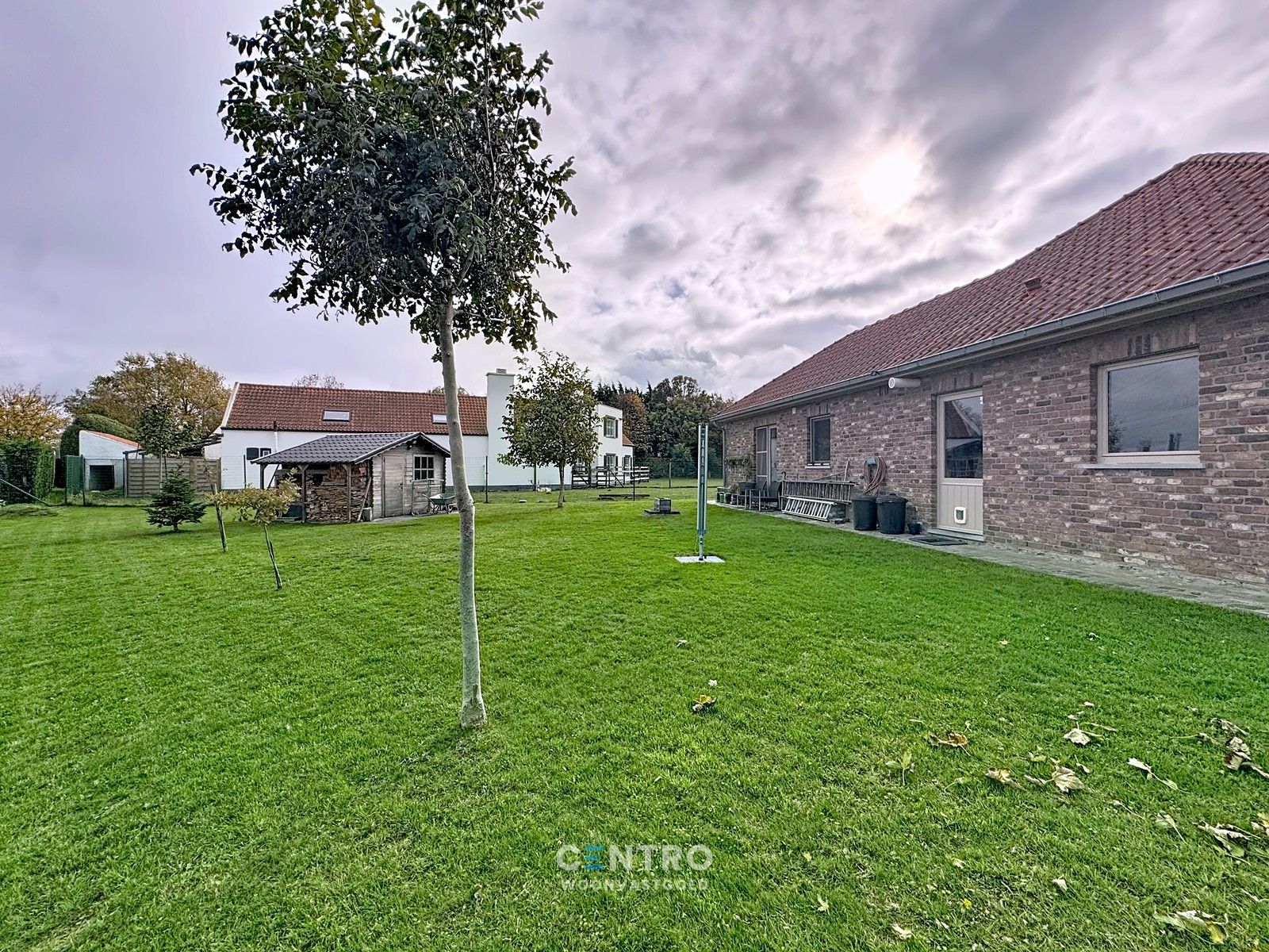 INTERESSANT gelegen woning op circa 1.200m2 grond te Uitkerke! foto 22