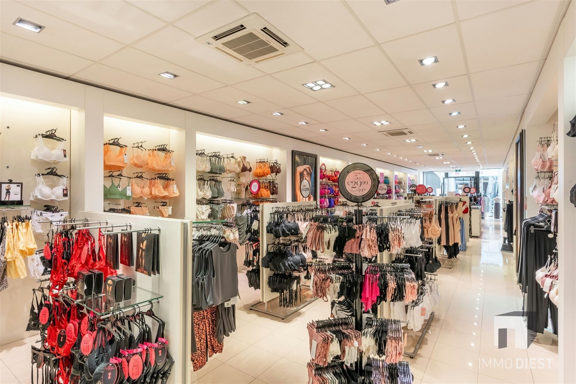 Opbrengstpand winkelcentrum van Diest (uitstekende verhuring) foto 5