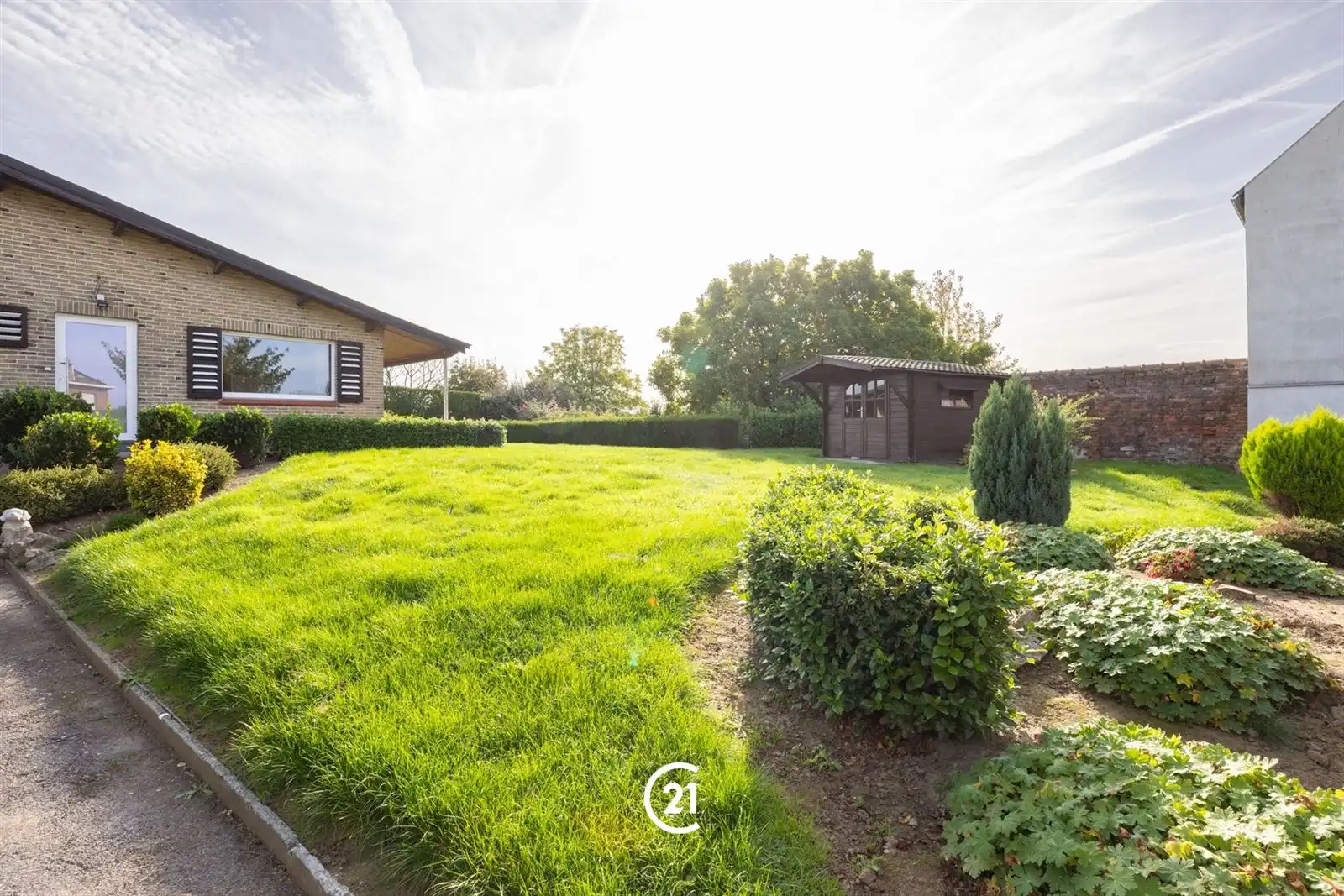 Villa met tuin en garage op 10are60 foto 3