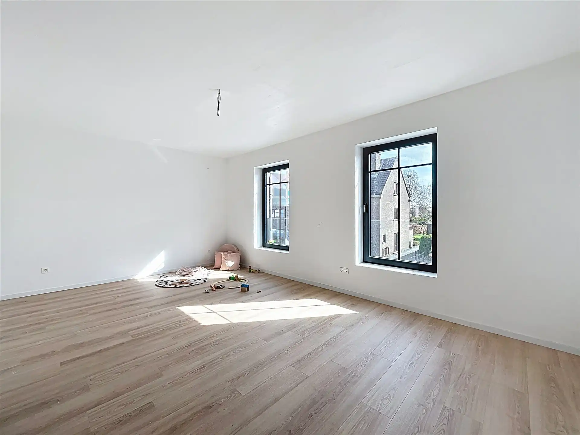 Prachtige Nieuwbouwwoning met 4 slaapkamers en 2 badkamers! foto 6