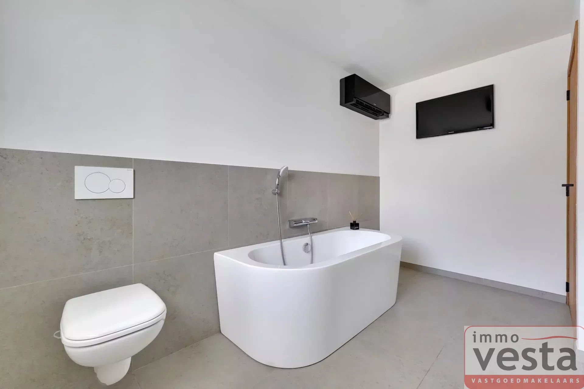 moderne, landelijk gelegen villa foto 38