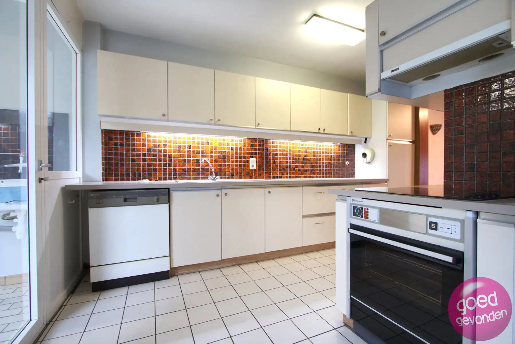 HOB - 3 SLK - TERRAS - TUIN - GARAGE - RUSTIG en CENTRAAL foto 16