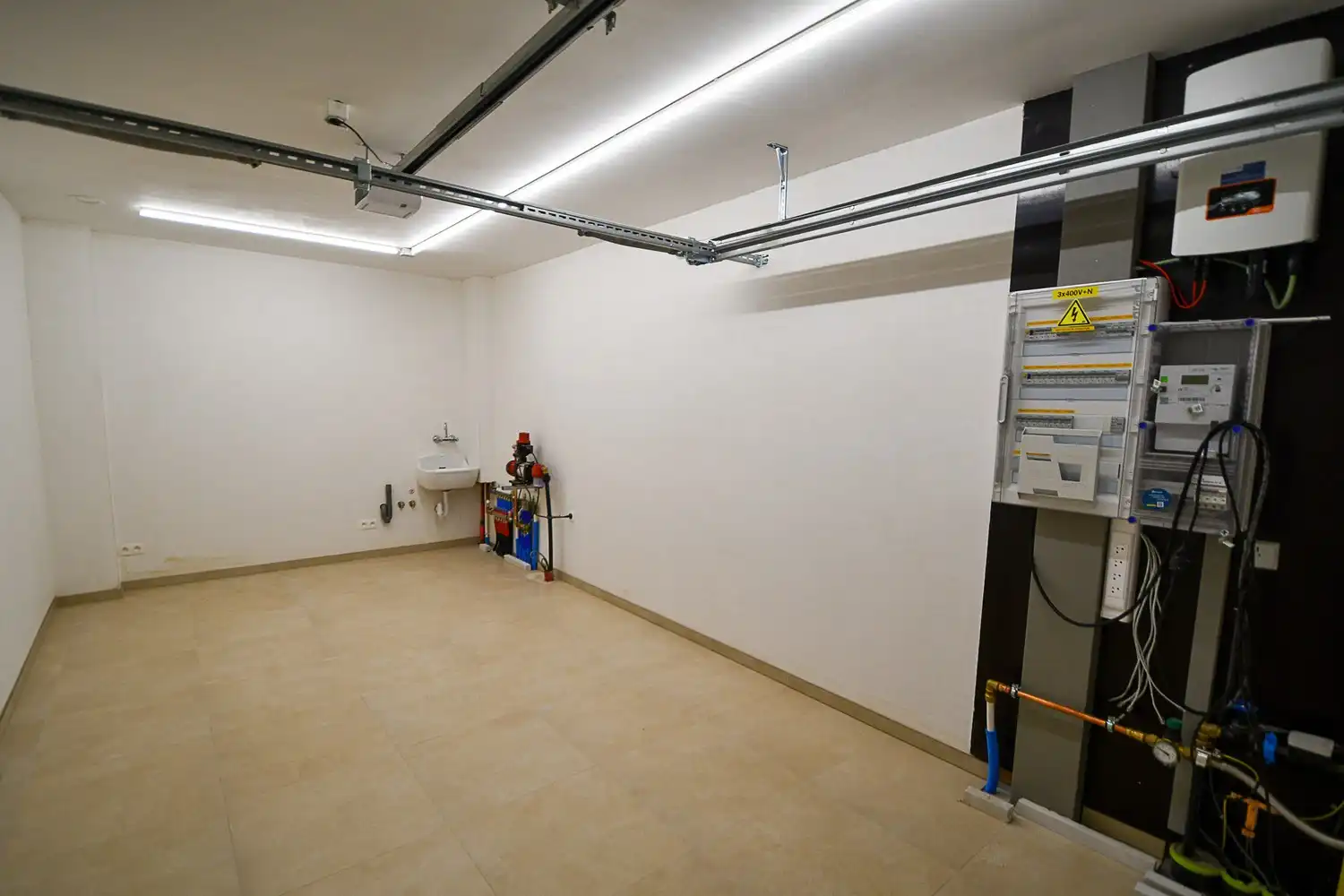 Instapklare nieuwbouwwoning met 4 slaapkamers en hoge afwerkingsgraad foto 8