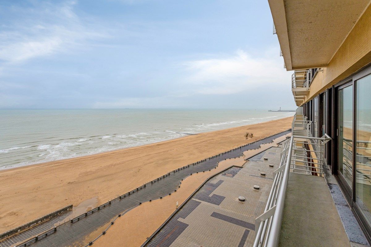 RIANT APPARTEMENT MET ZICHT OP ZEE EN TERRASSEN  foto 8
