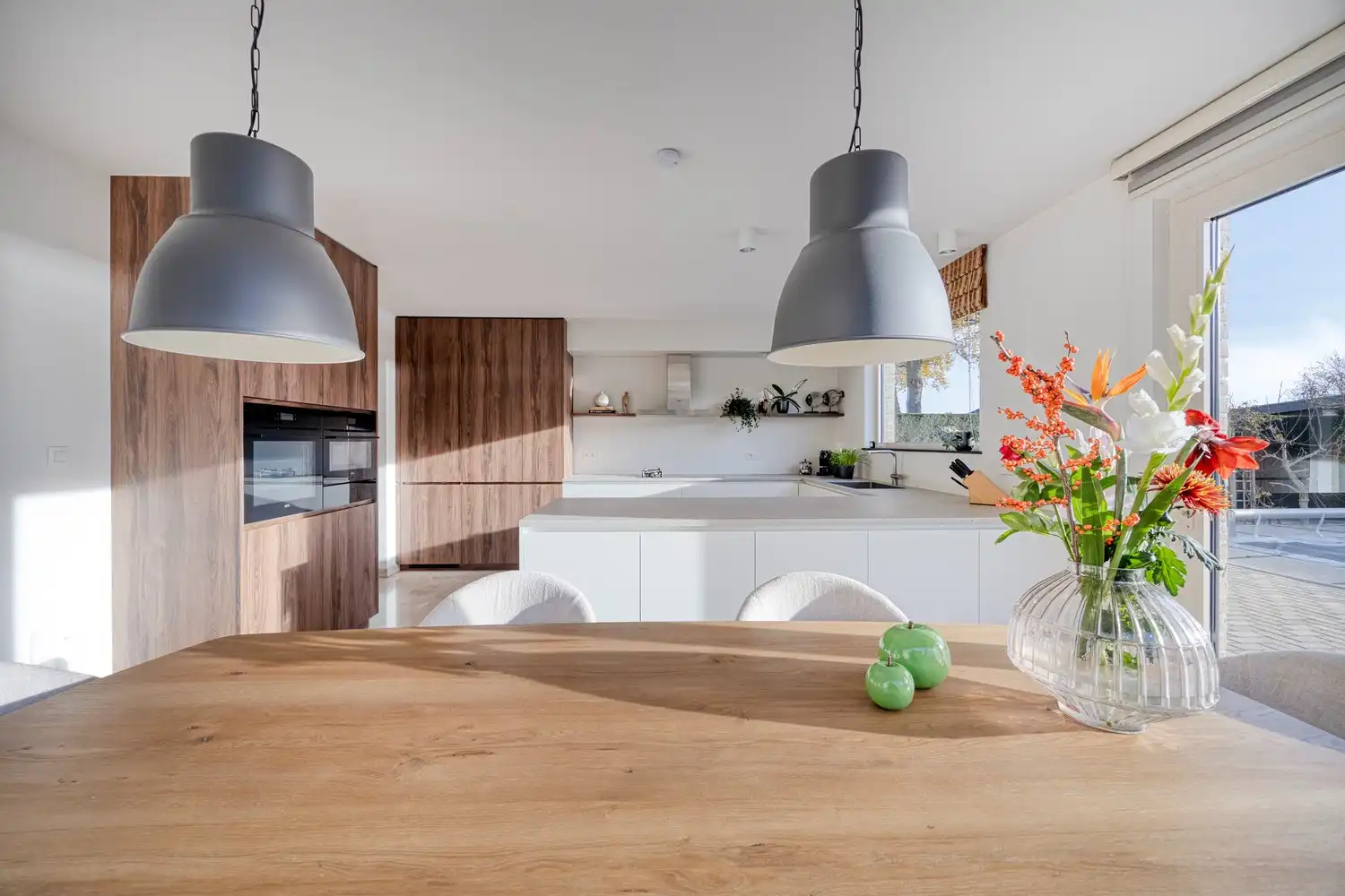 Ruime, energiezuinige gezinswoning met ingebouwd zwembad op toplocatie in Lanaken foto 11