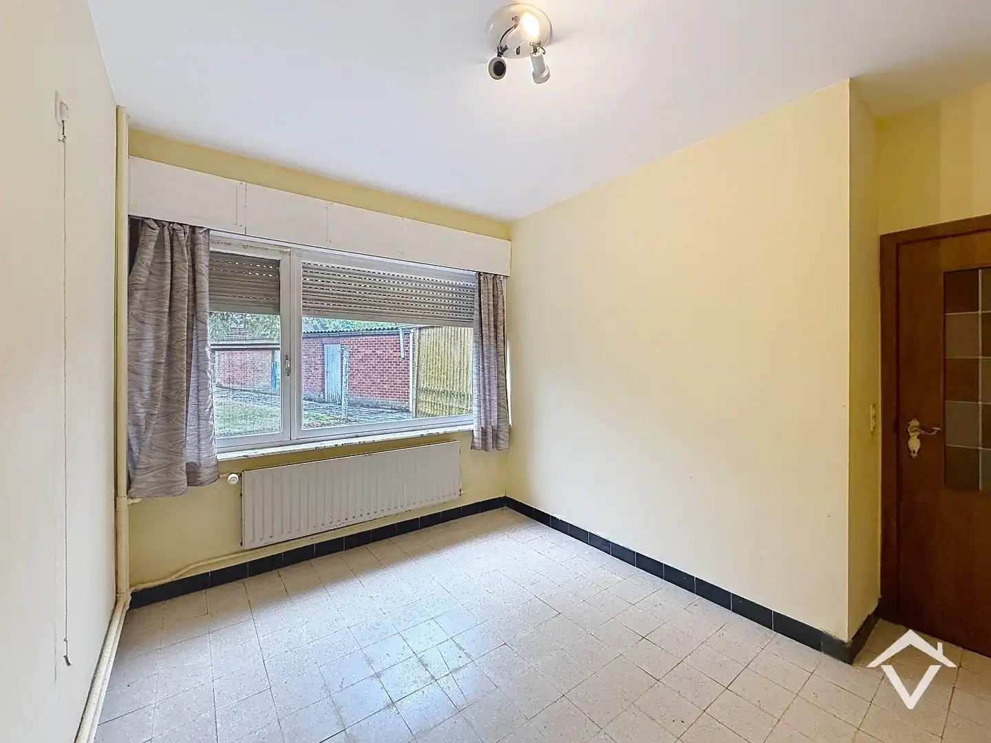 Gelijkvloerse woning met 3 slaapkamers, ruime garage en tuin op een gunstige ligging te Hooglede foto 18