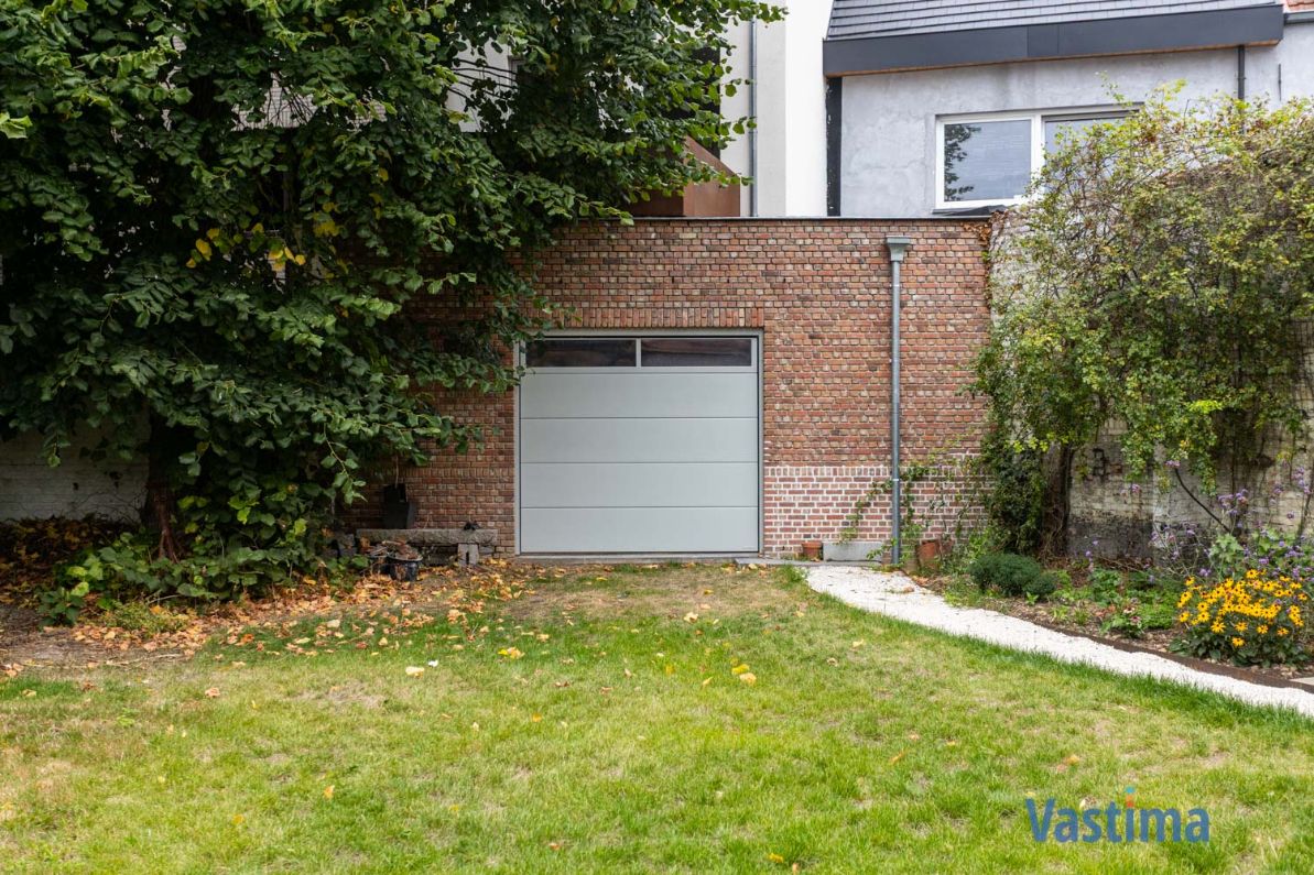Exclusief herenhuis met idyllische tuin en dubbele garage in hartje Aalst foto 35