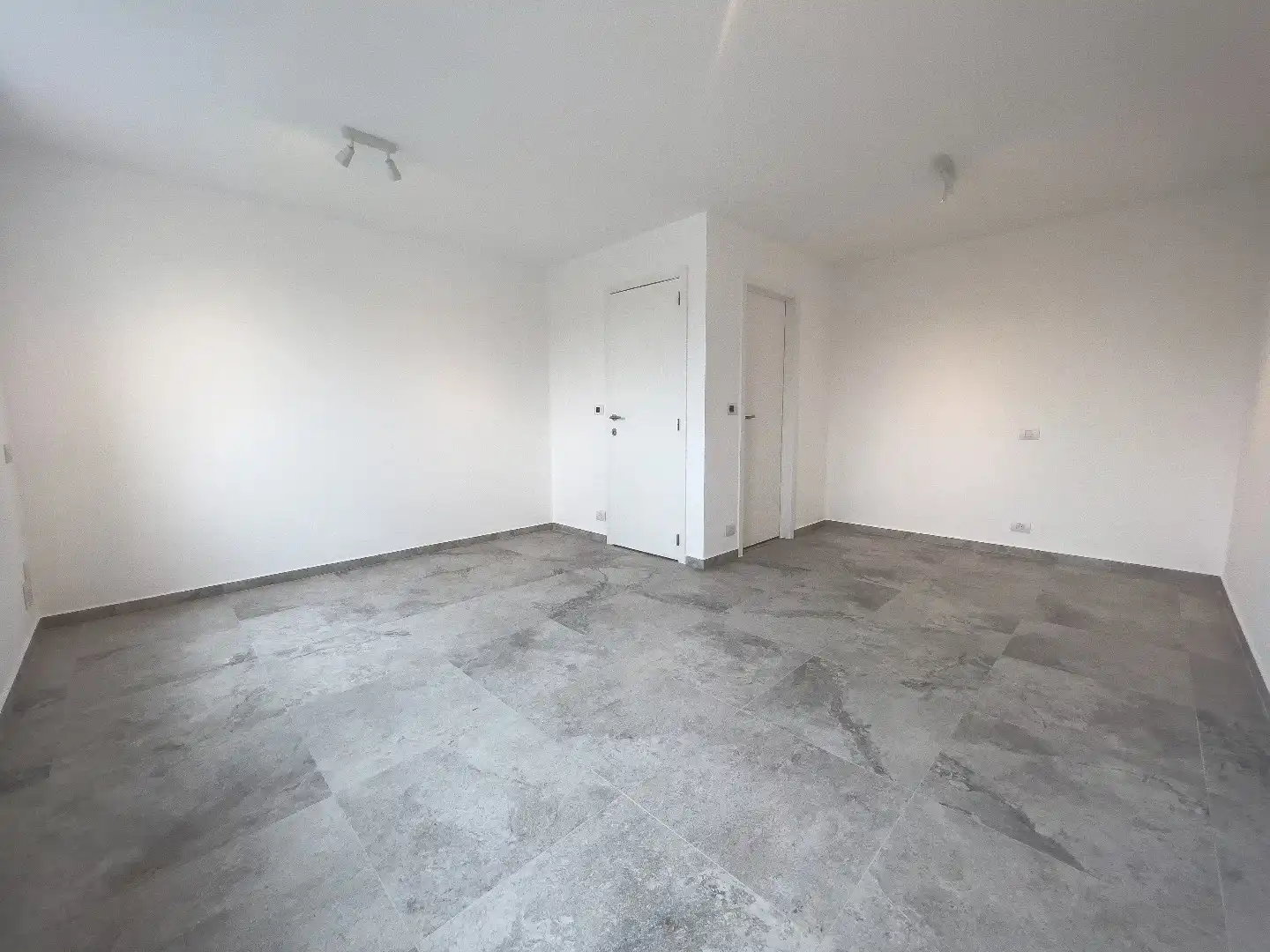 Nieuw duplexappartement inclusief parking gelegen op wandelafstand van het centrum, Zeedijk en C. C. Scharpoord foto 11