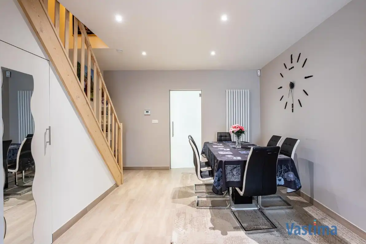 Instapklare, energiezuinige familiewoning met 4 slaapkamers, tuin en garage foto 3