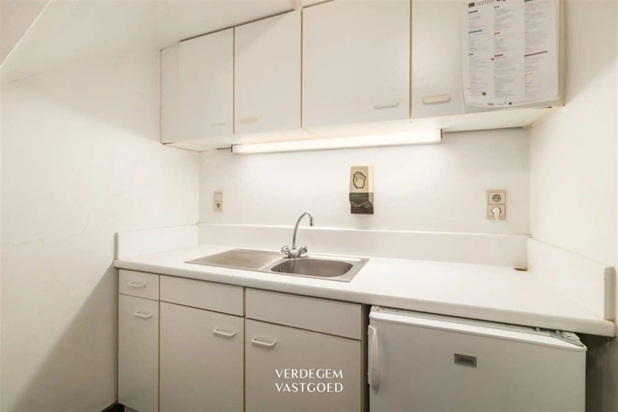 Architecturale studentenwoning met 8 entiteiten, garage en prachtige tuin foto 23