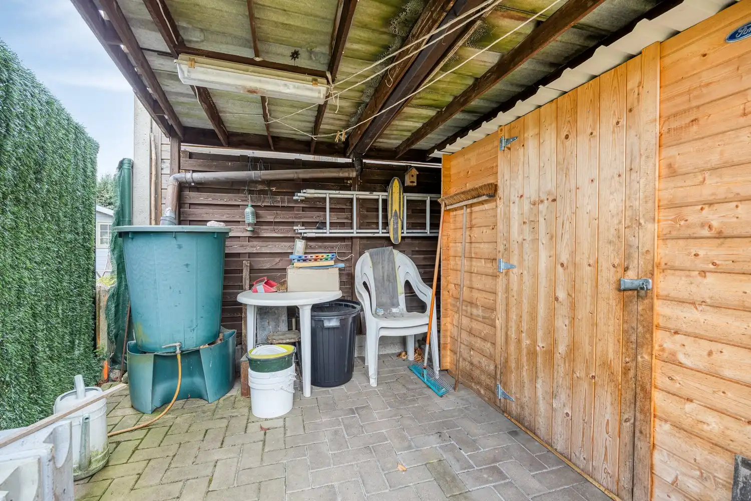 Gezinswoning met 4 slaapkamers en aangelegde tuin in doodlopende straat foto 38