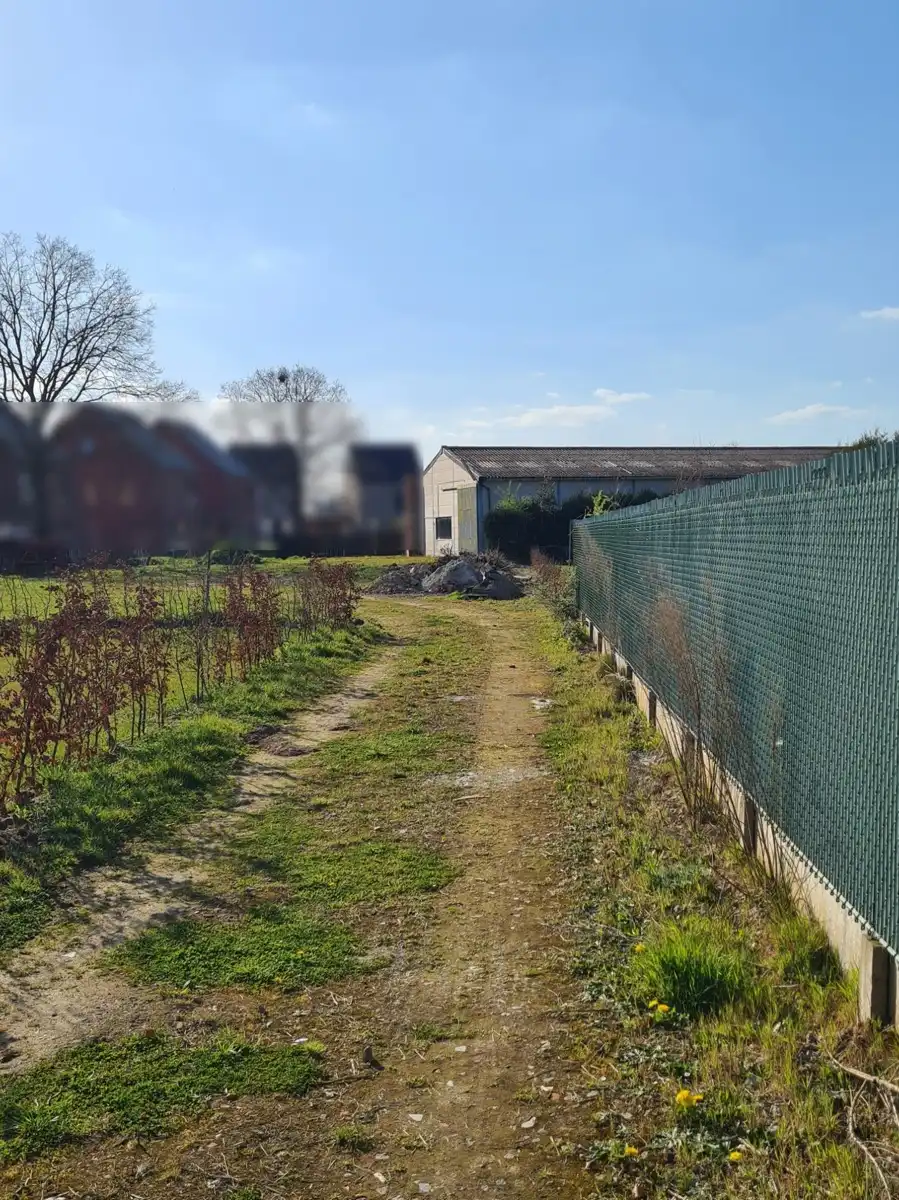 Ruime bouwgrond in doodlopende straat foto 3