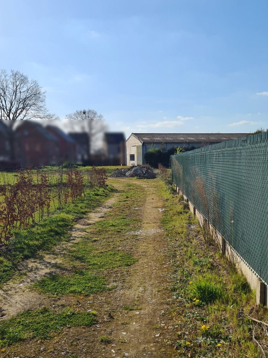 Ruime bouwgrond in doodlopende straat foto 3