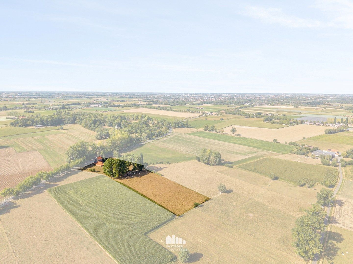 Woning met prachtig open zicht op tuin/weide en achterliggende velden – perceel van 1,67 HA foto 3