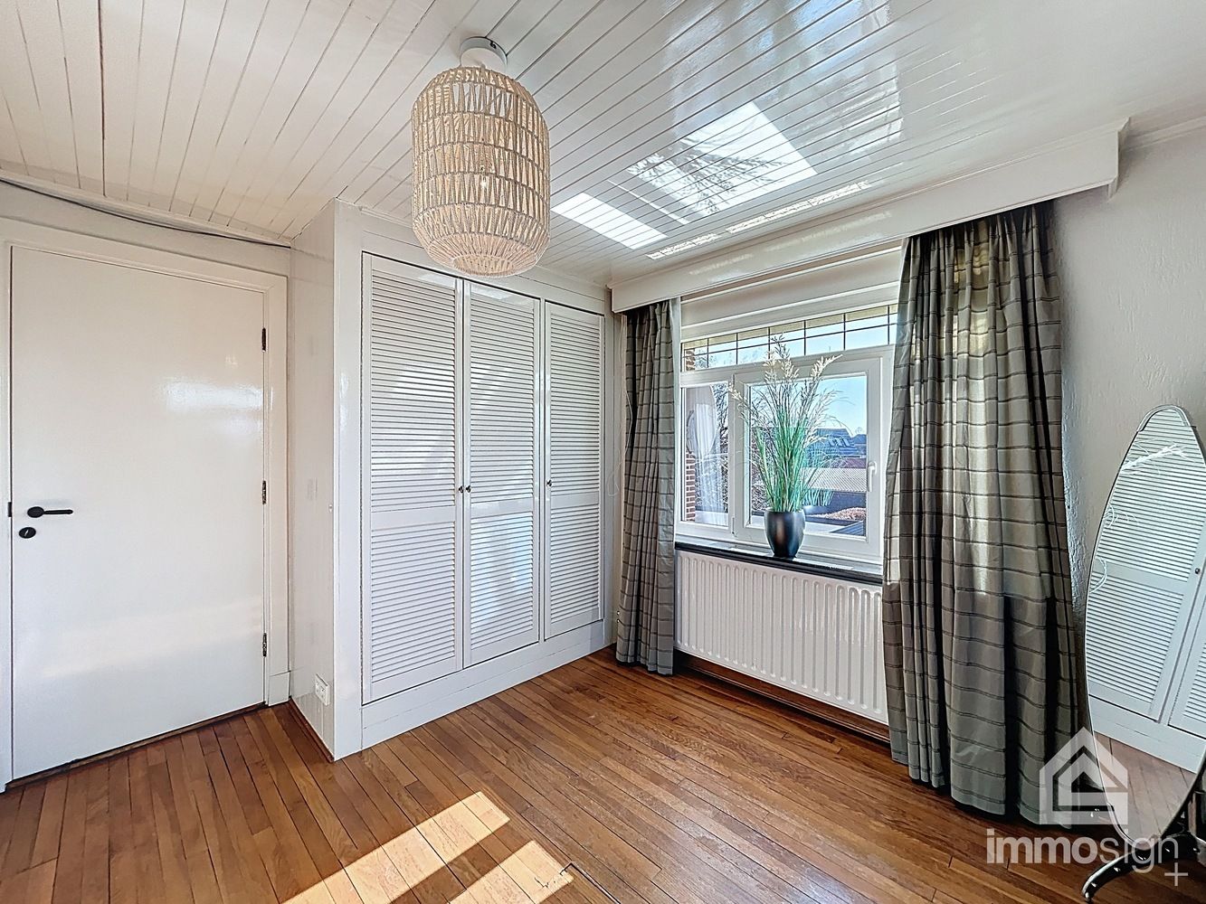 Exclusieve woning voorzien van dubbele garage en bedrijfshal op de Nederlandse grens foto 30