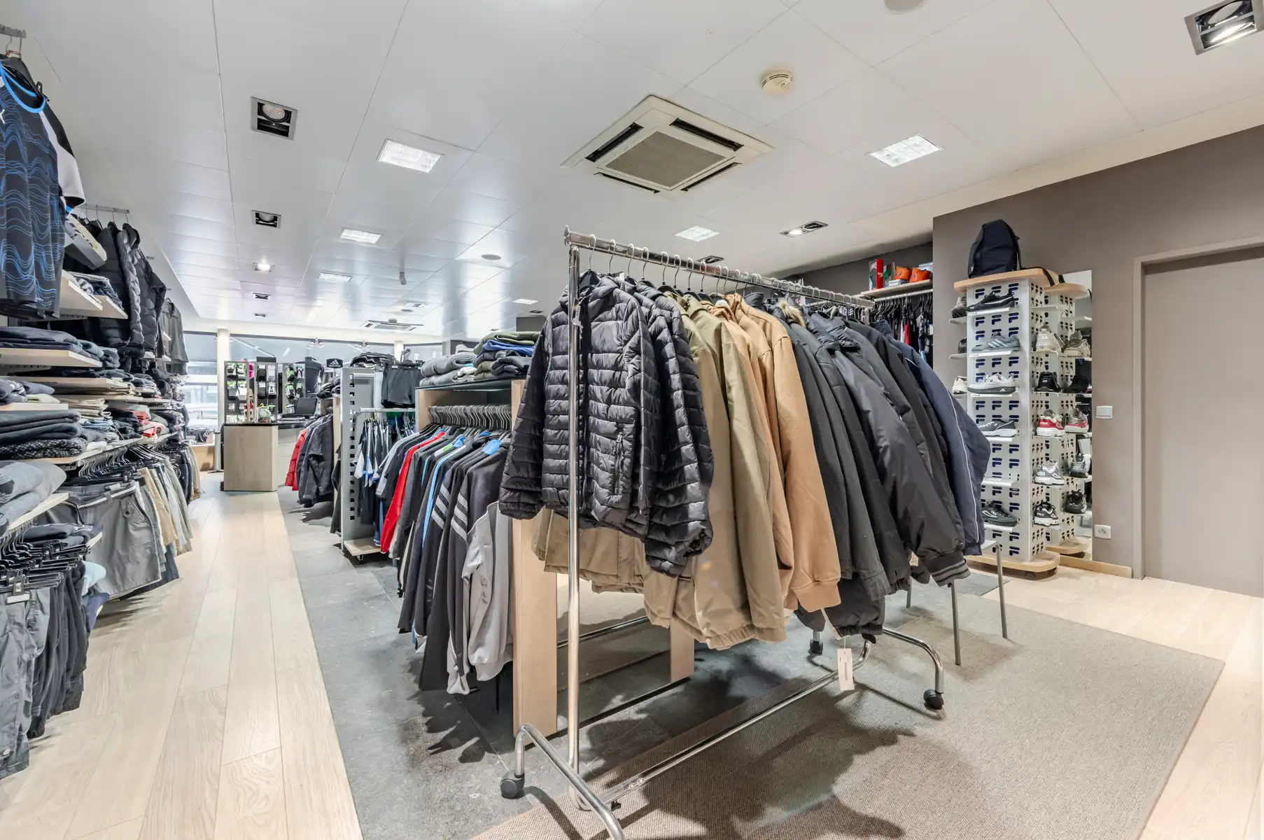 Handelsruimte met bovengelegen woonst in centrum Kortemark foto 17