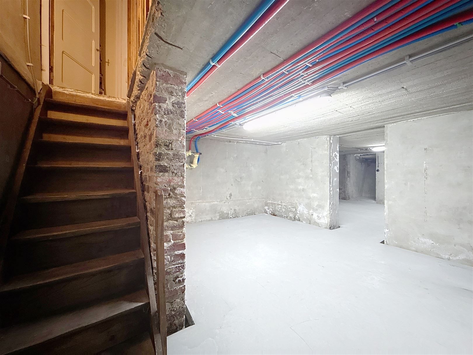 Ruime woning met 4 slpks en verhuurde studio + tuin foto 58