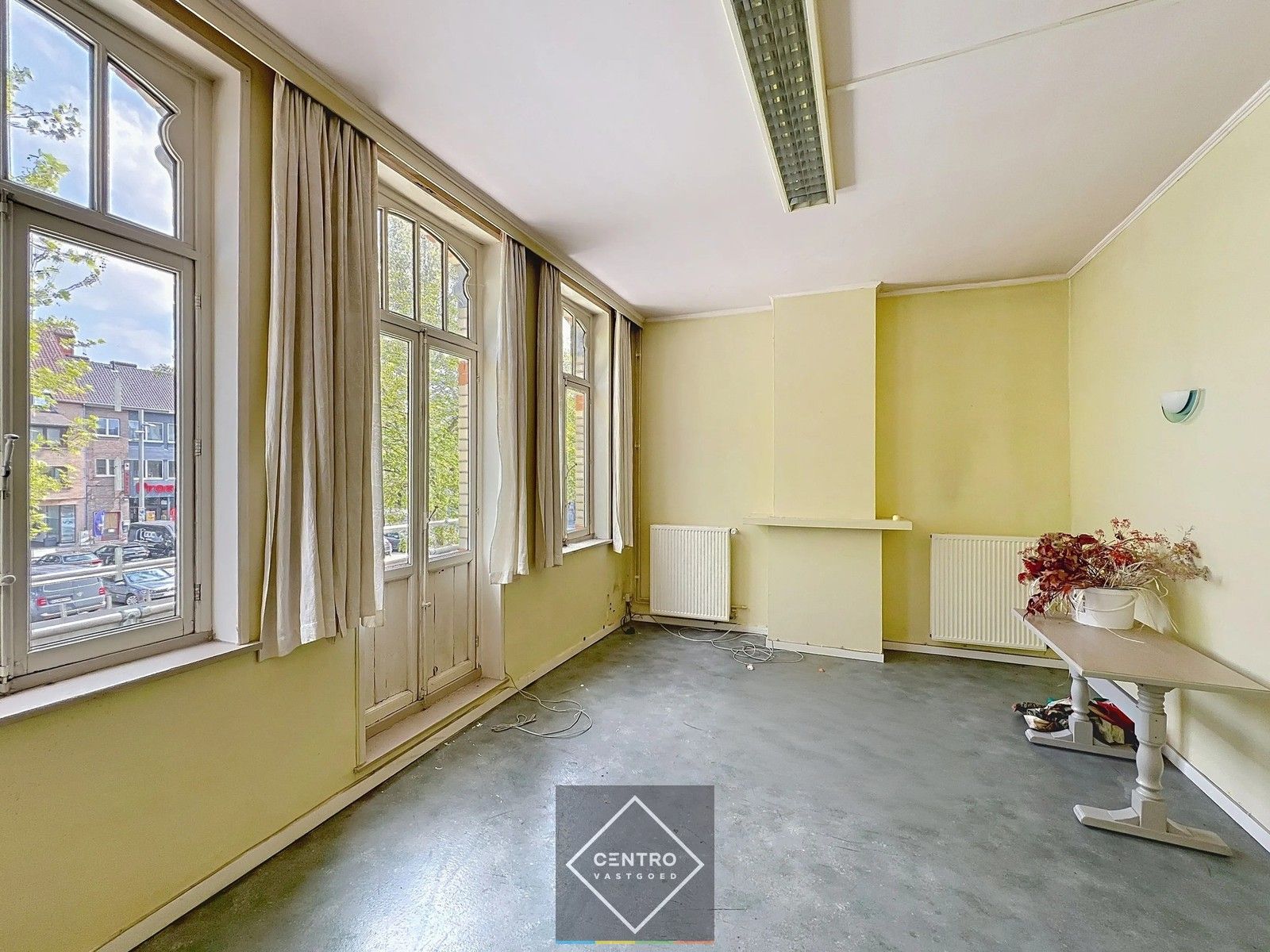 Ruim instapklaar handelspand met te renoveren woning (vroeger café Comodo en ook café Mozart) op de Grote Markt (Izegem) ! foto 22