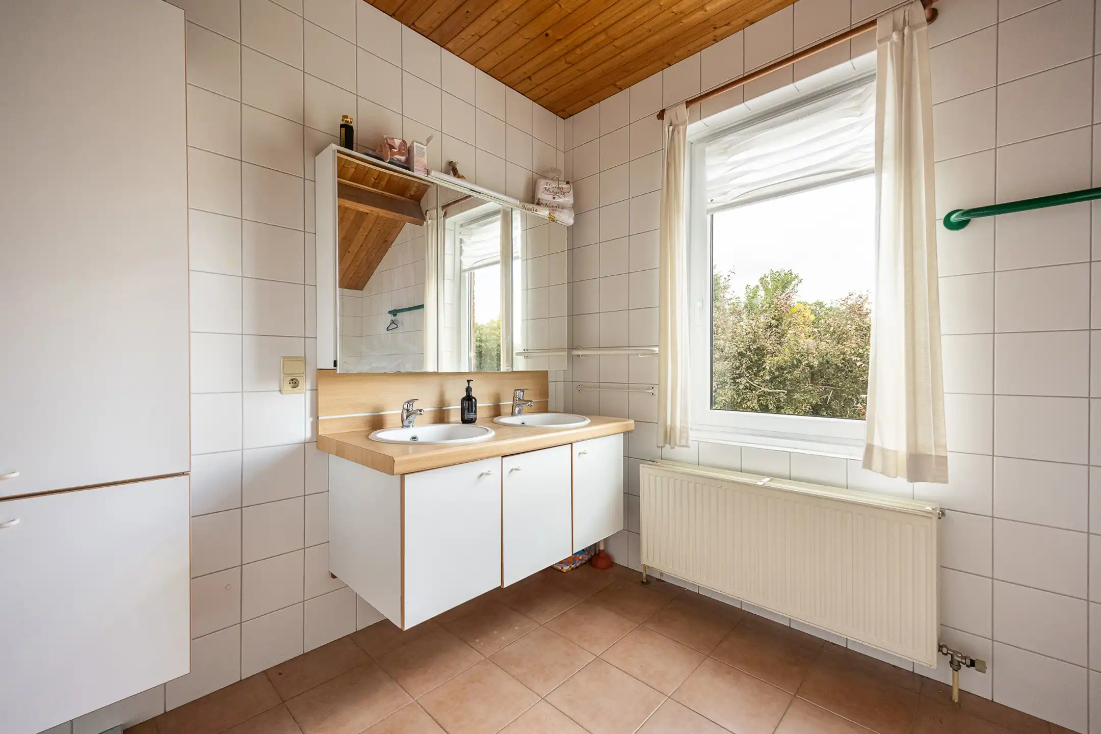 Ruime woning met 4-5 slpks en bedrijfsruimte in Turnhout. foto 34