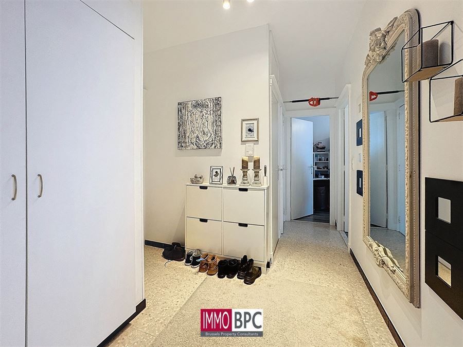 Charmant Twee-Slaapkamer Appartement in Jette foto 10