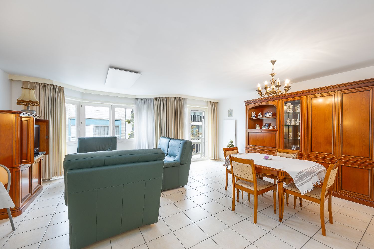 Instapklaar 2 slaapkamer appartement in het centrum foto 2