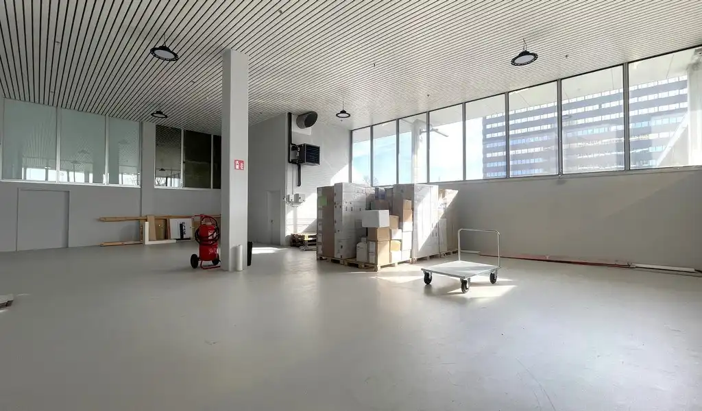 Vernieuwde kantoren te huur in Ahlers Building te Antwerpen foto 27
