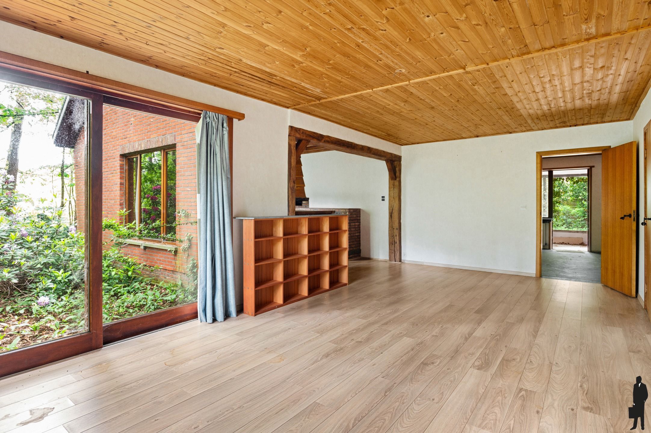 Interessant renovatieproject, in een rustige villawijk.  foto 7