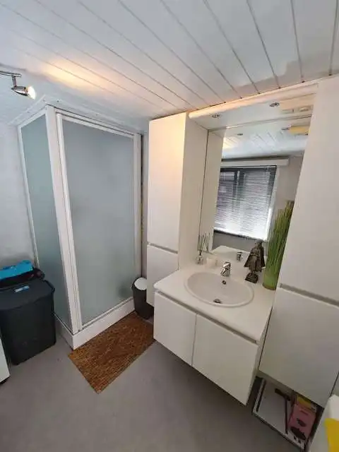 Comfortabele 2-slaapkamerwoning met Terras en Tuintje te koop in Brugge foto 9