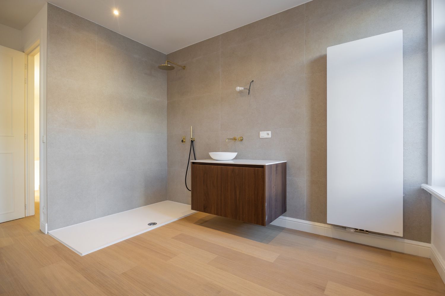 Gerenoveerd herenhuis met 5 slaapkamers foto 26