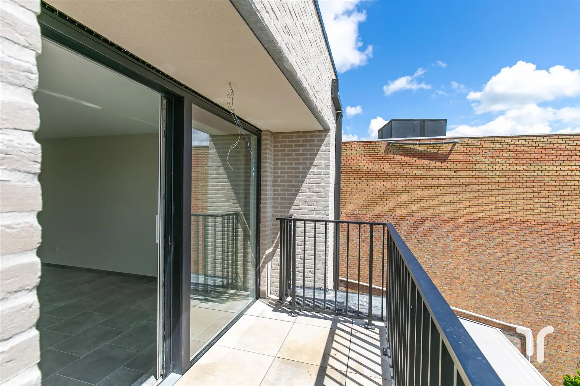 Centraal gelegen nieuwbouw appartement met 2 slaapkamers. foto 7