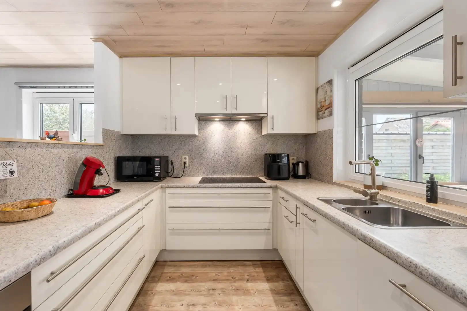 Instapklare gelijkvloerse villa te koop in hartje Vosseslag - De Haan! foto 7