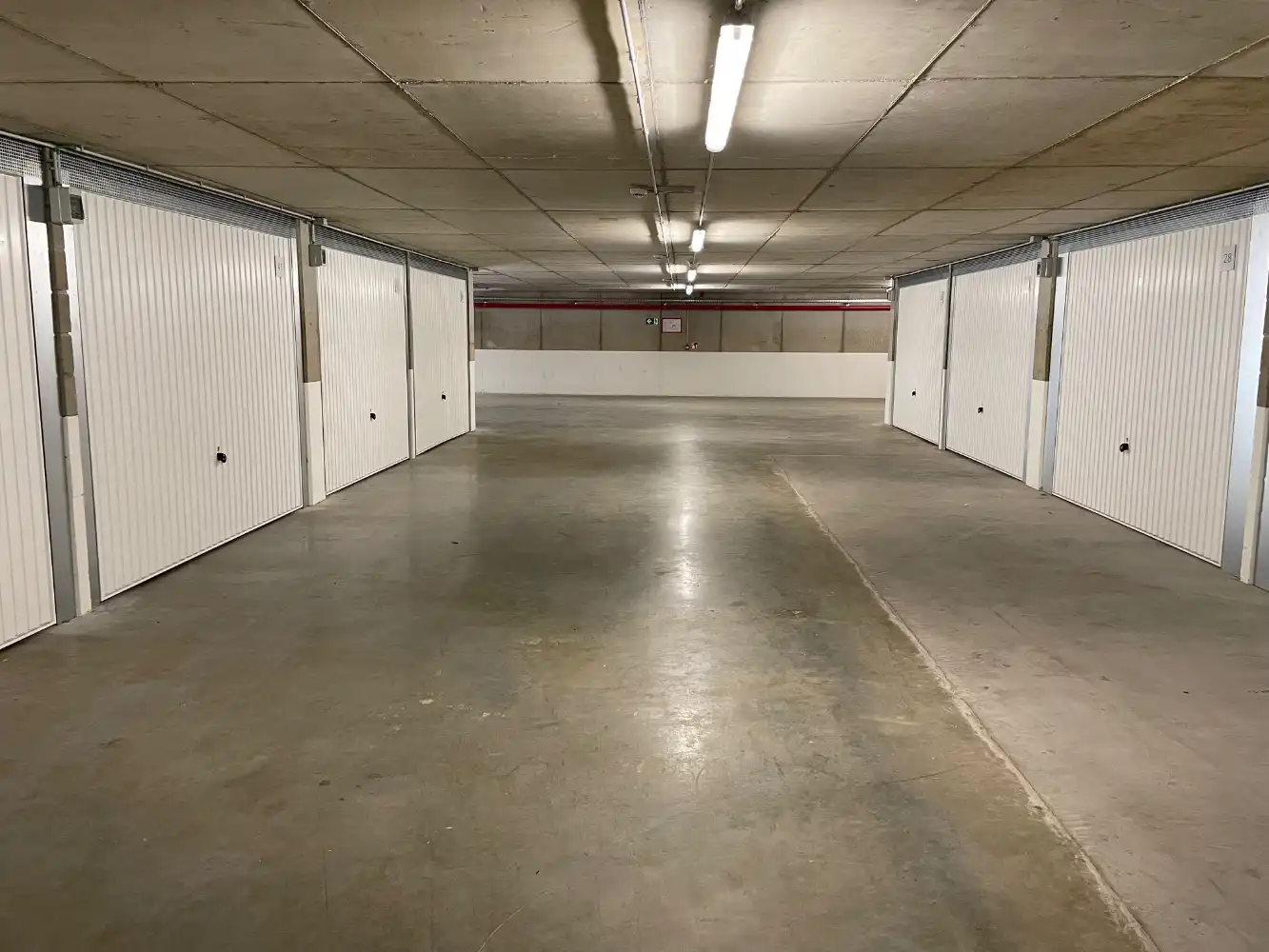 Ruime garagebox dichtbij centrum van Blankenberge. foto 3