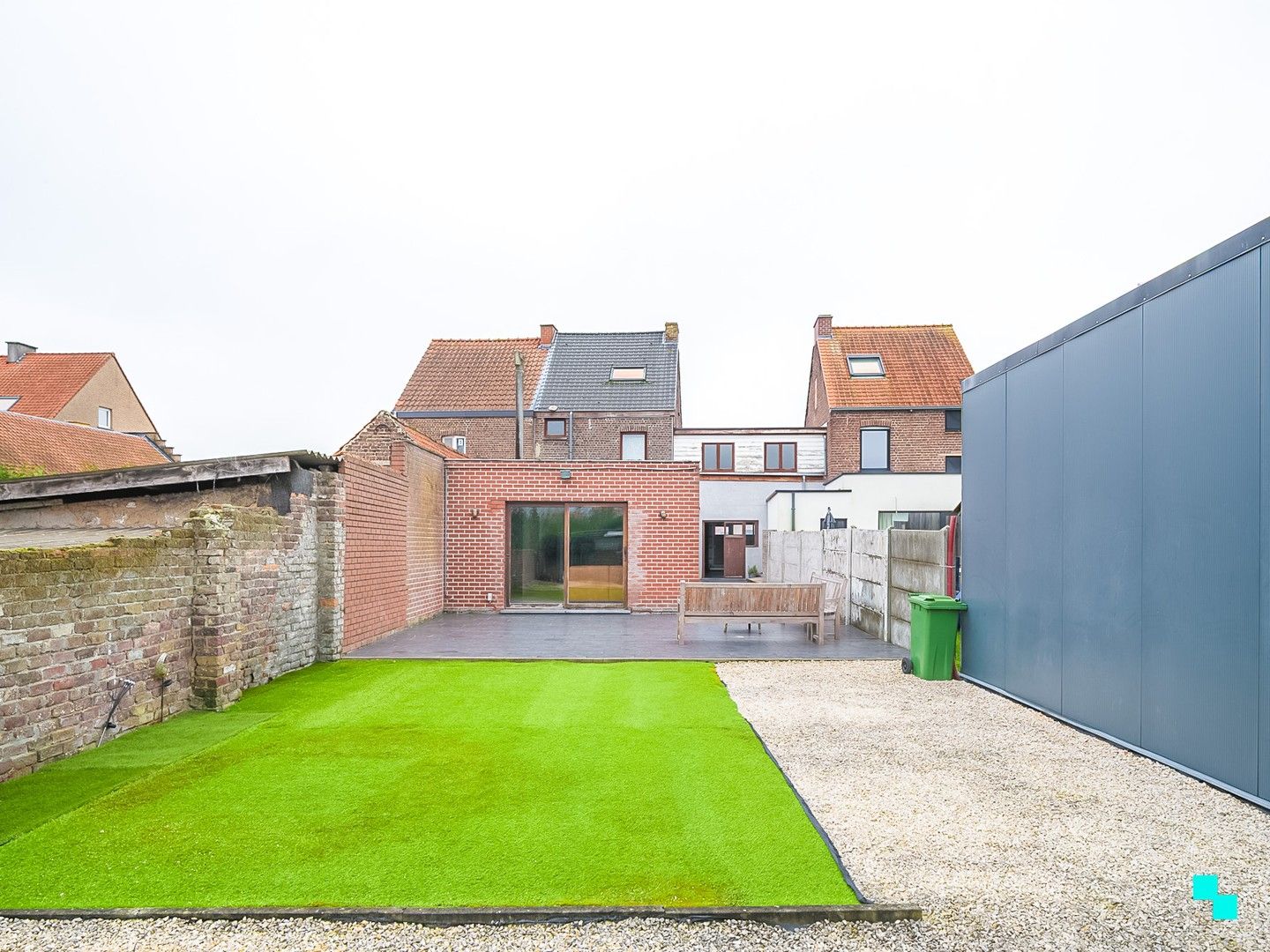 Charmante woning met vijf slaapkamers en inpandige garage te Merelbeke foto 28