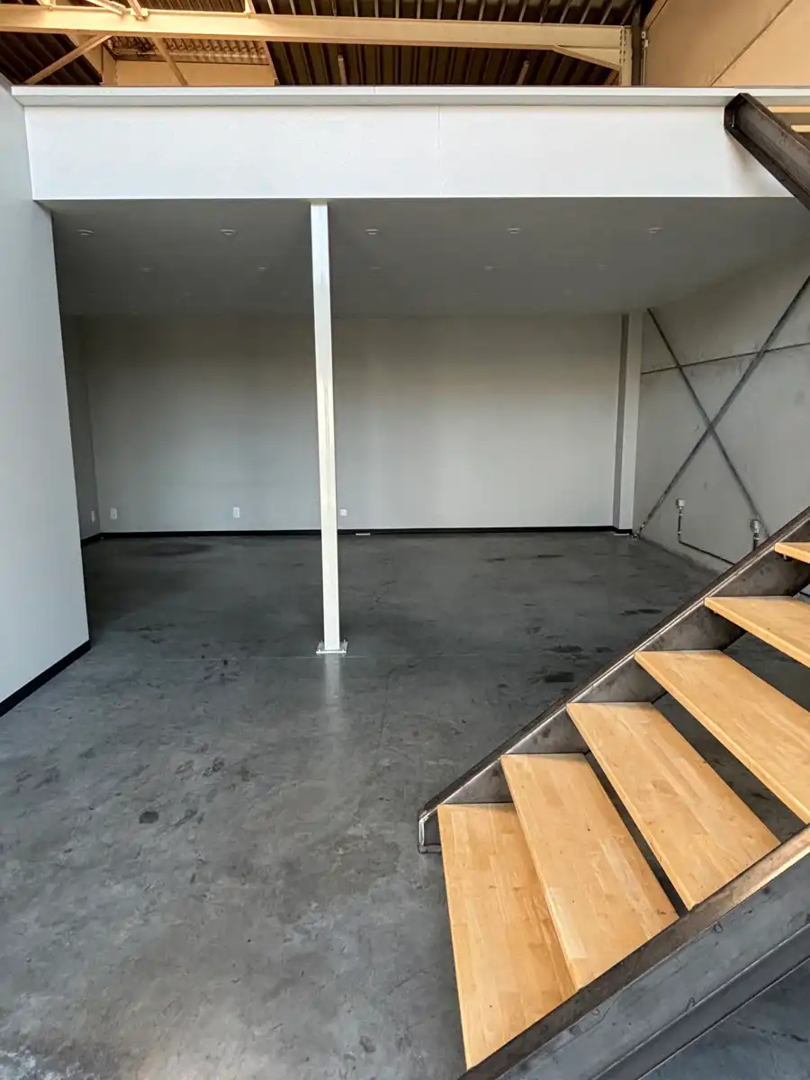 Bedrijfspand van ca 300m² foto 13